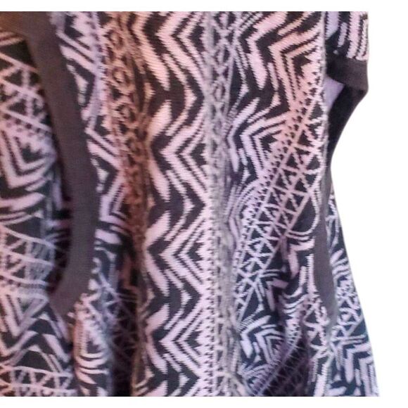 IVIVVA BY LULULEMON Girl's Reversible Cardigan Size S/P - Picture 5 of 5